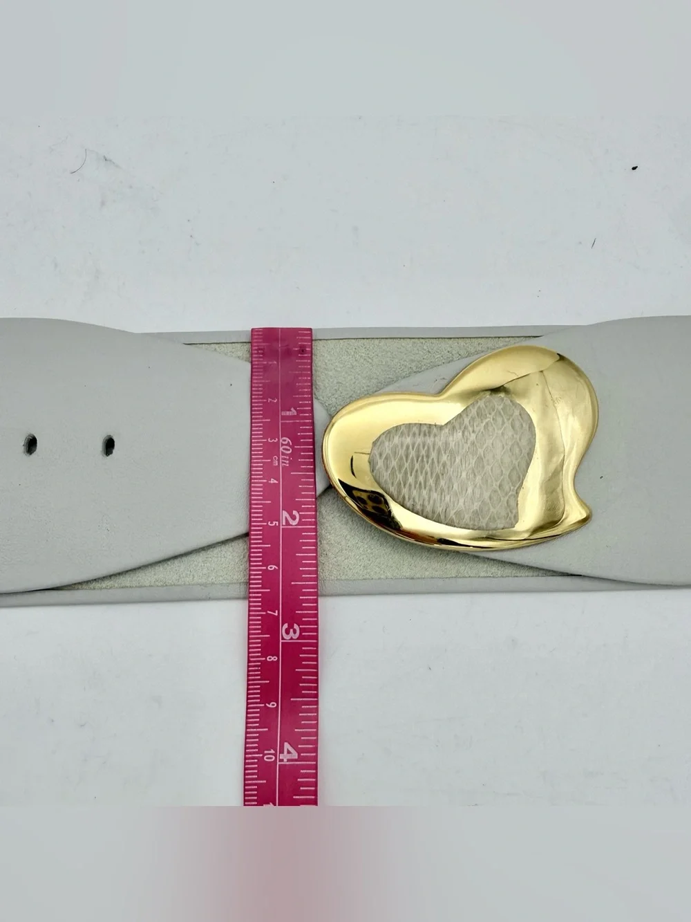 Jennifer Moore -Vintage women’s wide genuine leather belt heart gold buckle SZ S